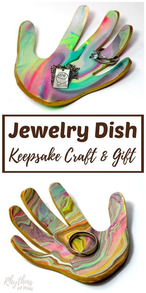 Family members love receiving handmade gifts that kids can make. This DIY marbled clay jewelry dish keepsake craft makes a unique homemade gift idea for Christmas, Mother's Day, and Father's Day. A ring bowl and jewelry dish for both men and women. Learn how to make your own using the easy to follow tutorial! Unique Homemade Gifts, Homemade Gift Idea, Keepsake Crafts, Marbled Clay, Ring Bowl, Wood Wall Art Diy, Mothers Day Crafts For Kids, Mother's Day Ideas, Mother's Day Crafts