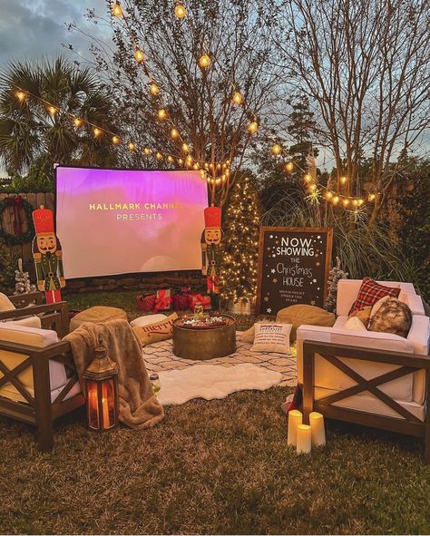 Backyard Movie Night Party, Summer Movie Night, Outdoor Movie Night, Christmas Movie Night, Backyard Movie Nights, Festive Outfits, Backyard Movie, Movie Night Party, Summer Movie