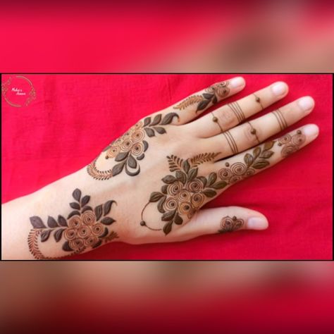 Royal Henna Designs, Sempal Mehandi Design New, Henna Disgn, Meher's Henna, Delicate Mehndi Designs, Elegant Henna Designs, Mehdi Degine Simple, Henna Tattoo Hand, Henna Tattoo Designs Hand