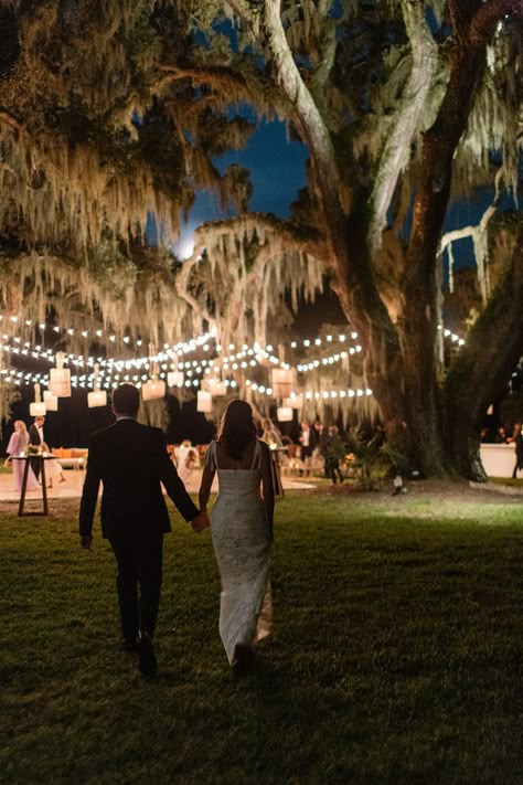 Fall Charleston wedding inspired by Tuscany - 100 Layer Cake Low Country Wedding, Legare Waring House Wedding, Event Planning Guide, Open Air Wedding, Unusual Wedding Venues, Charleston Wedding Venues, Wedding Lounge, Unusual Weddings, Wedding Inspired