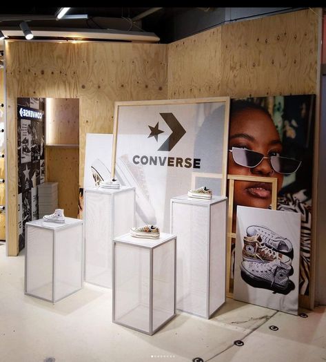 Canvas Converse, Podium Design, Retail Space Design, Event Booth, Trade Show Booth Design, Retail Inspiration, Exhibition Booth Design, Retail Store Design, Shoe Display