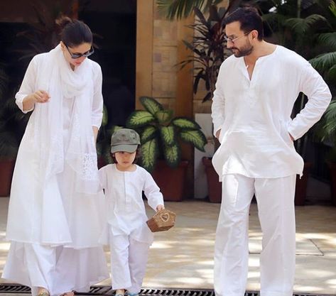 Holi Outfit Men, White Bollywood Style Jamawar Kurta, Saif Ali Khan Indian Wear, Holi Outfit, Saif Ali Khan Kurta, Kareena Kapoor Saif Ali Khan, Manifest Beauty, Sahid Kapur And Kareena Kapoor, Akshay Kumar And Kareena Kapoor