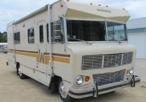 Vintage Motorhome, Classic Campers, Rv Lifestyle, Vintage Rv, Used Rvs, Rvs For Sale, Rv Stuff, Van Conversion, Camping Trailer