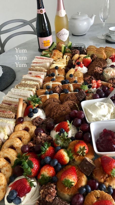 Morning Tea Party Food, Afternoon Tea Grazing Board, Afternoon Tea Charcuterie Board, Hen Party Food Ideas, Afternoon Tea Grazing Table, Morning Tea Platter, Afternoon Tea Platter, Hen Party Food, Afternoon Tea Food