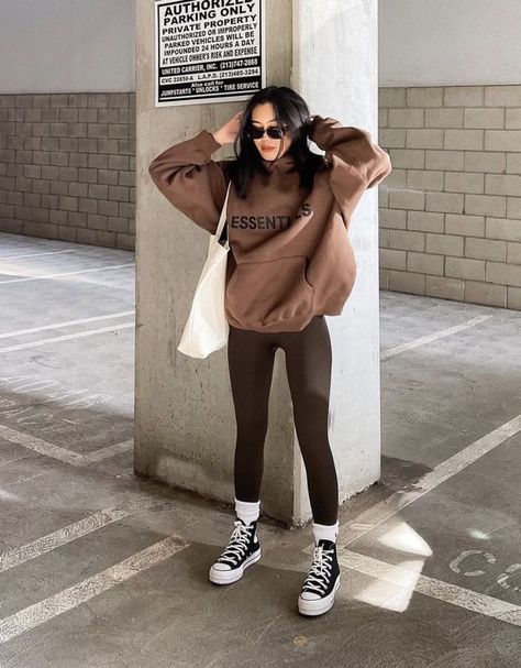 @allisongunderson Converse Leggings Outfit, Aesthetic Outfits With Leggings, Converse And Leggings Outfit, Converse With Leggings, Leggings Outfit Fall, Look Legging, Fair Outfits, Outfits With Converse, Causual Outfits