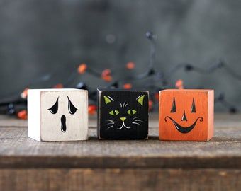 Ghost Jack O Lantern, Log Crafts, Grinning Face, Halloween Shelf, Black Cat Ghost, Work Kitchen, Halloween Tiered Tray Decor, Halloween Blocks, Cube Shelf