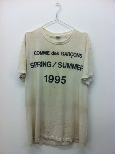 Comme des Garçons SS 1995 Deborah Lippmann, Mode Inspo, Visual Kei, Comme Des Garcons, White T, Vintage Tees, Casual Style, Style Me, What To Wear