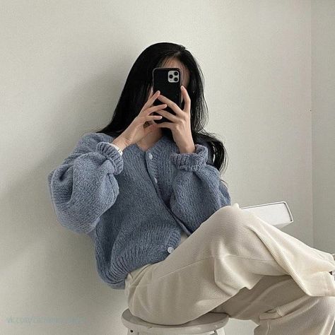 Ulzzang Fashion Casual, Korean Outfits Winter, Pastel Outfits Aesthetic, Fall Winter Makeup, Soft Aesthetic Outfits, Comfy Minimalist, Formal Streetwear, Grunge Tops, Korean Winter