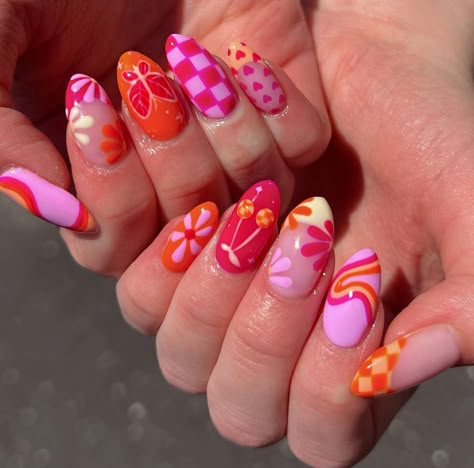 Quartz Nails, Nail Designs For Short Nails, Paint Nail, August Nails, Queen Nails, Designs For Short Nails, Retro Nails, Hippie Nails, Vibrant Nails