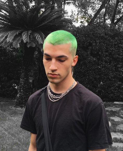 Buzzcut Split Dye, Green Buzzcut, Green Hair Men, Neon Green Hair, Green And Violet, Violet Nails, Hair Reference, Buzz Cut, Fashion Baby