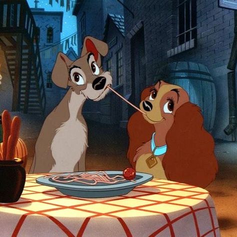 Disney Çiftleri, Old Disney Aesthetic, The Lady And The Tramp, Disney Core, Lady And Tramp, Old Disney Movies, Deco Disney, Wallpaper Disney, Disney Collage