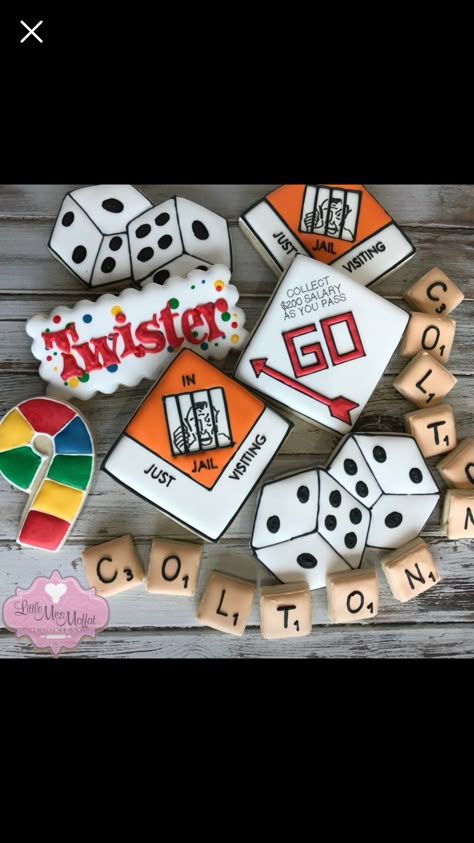 Game Night Cookies Decorated, Board Game Cupcakes, Board Game Cookies Decorated, Board Game Cookies, Game Night Cookies, Game Night Cake, Board Game Cake, Monopoly Themed Parties, Board Game Themes