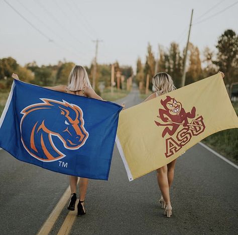 Commitment Photos College, Senior Picture College Reveal, Senior Picture Ideas College Shirt, College Decision Pictures, College Commitment Pictures, College Decision Photoshoot, College Announcement Pictures, Flag Photoshoot, College Pic