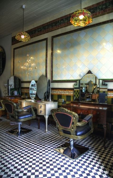 Vintage Salon Decor, Vintage Hairdresser, Salon Suite Decor, Vintage Beauty Salon, Vintage Hair Salons, Barber Shop Interior, Hairdresser Salon, Hair Salon Interior, Salon Shampoo