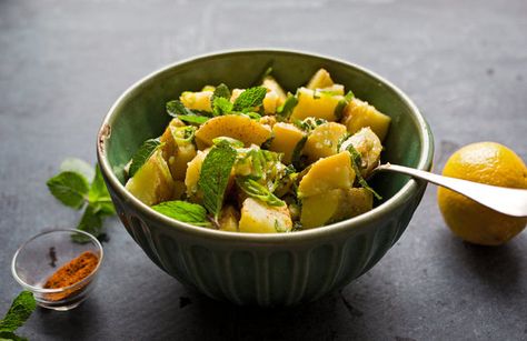 This light and refreshing potato salad is the antithesis of the usual, creamy, mayonnaise-based recipes. The mint and scallion add a bright, herbal flavor while the sprinkle of chile lends a kick. (Photo: Andrew Scrivani for The New York Times) Lemon Potato Salad, Jicama Salad, Salad With Mint, Ricotta Recipe, Fresh Ricotta, Potato Salads, Lemon Potatoes, Lime Vinaigrette, Mint Recipes