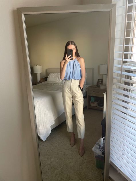 Cream Office Pants Outfit, Beige Heels Outfit Work, Cream Zara Trousers Outfit, Zara Dress Pants Outfit, Beige Pants Office Outfit, Cream Slacks Outfit, Internship Outfit Summer, Beige Work Pants Outfit, Beige Slacks Outfit