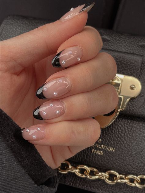 Nail Art Black French, Glossy Black Nails, Black Wedding Nails, Nail Art Noir, Nail Art Black, Black French Manicure, Black French Nails, Pearl Nail Art, Pearl Nail