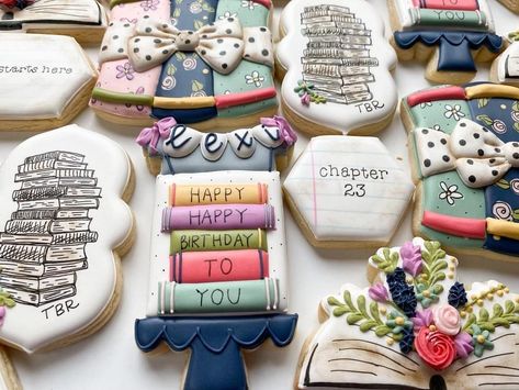 Reading Cookies Decorated, Decorated Book Cookies, Bookstore Birthday Party, Book Club Cookies Decorated, Book Sugar Cookies Decorated, Book Club Cookies, Book Cookies Decorated, Book Sugar Cookies, Memorial Cookies