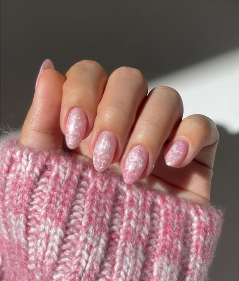 Pink and white pearl nails 🥹🎀🫧🤍 swipe left for tutorial👀 created for @laneige_eu 💕 💫all products are linked in the storefront in my bio rings @bohomoon - code ‘simly10’ to save 10% *paid to create | affiliate ___ #pearlnails #nailart #nailinspo #nailsofinstagram #cutenails #pinknails #whitenails #easynailart #gelnails #nailideas Rose Pearl Nails, Pink And White Pearl Nails, Pale Pink Pearl Nails, Pink Pearl Nails Acrylic, Baby Pink Pearl Nails, Pearly Nails Pink, Light Pink Pearl Nails, Pink Pearlescent Nails, Short Pearl Nails