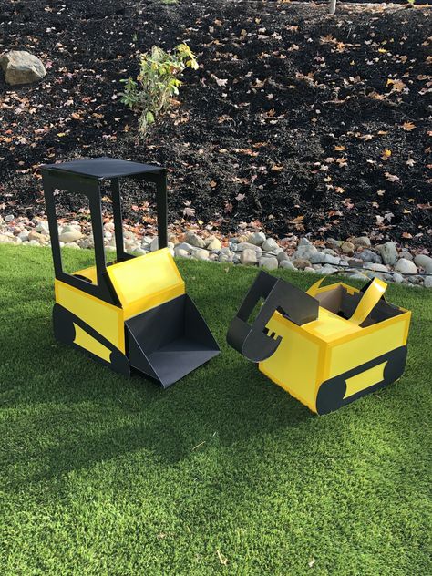 Excavator Costume Diy, Excavator Costume, Diy Excavator, Stroller Halloween, Halloween Construction, Digger Costume, Cardboard Box Car, 2nd Birthday Party For Boys, Construction Theme Party