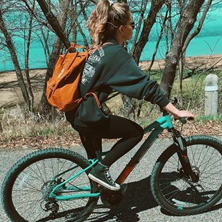 Casual Bike Ride Outfit, Hailey Miller Outfits, Biking Outfit Women, Dreaming Outloud, Bike Riding Outfit, Hailey Miller, Bicycle Aesthetic, Outdoorsy Outfits, Summer Camping Outfits