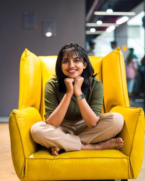 Mamitha baiju new photo collections Mamitha Baiju Hair, Mamitha Baiju New Look 4k, Mamitha Baiju Haircut, Mamitha Baiju Wallpaper Hd, Mamitha Baiju New Look, Virat Kohli Instagram, Look Wallpaper, Best Friend Pictures Tumblr, Stylish Photo