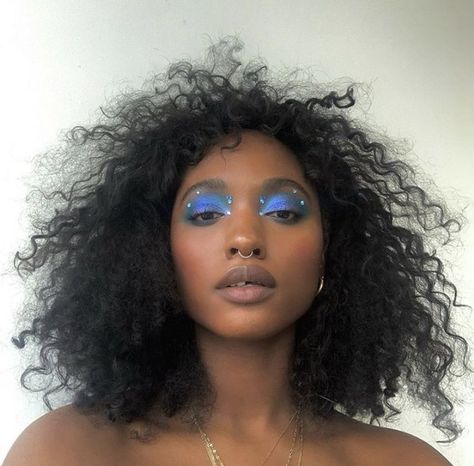 Matte Make Up, Cool Makeup Looks, Kesha, Blue Makeup, Editorial Makeup, Pretty Makeup, Creative Makeup, Artistry Makeup, Cute Makeup