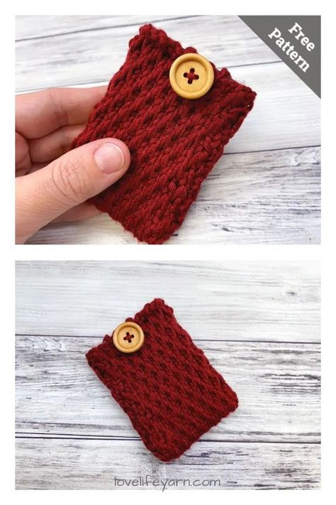 Easy Gift Card Holder Free Knitting Pattern Credit Card Holder Pattern, Holiday Knitting Patterns, Card Holder Pattern, Christmas Gift Card Holder, Knitted Washcloths, Gift Card Envelope, Christmas Gift Card Holders, Gift Holders, Wrapping Gift Cards