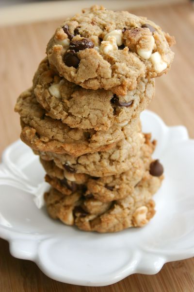 Bakergirl: I Want to Marry You Cookies. Marry Me Cookies, Levain Cookies, Chocolate Oatmeal Cookies, Chocolate Oatmeal, Delicious Cookies, Food Favorites, Wedding Cookies, Oatmeal Cookies, Cookie Desserts