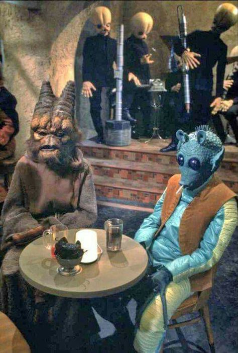 The Bar Scene Star Wars Holiday Special, Mos Eisley, Carnival Posters, Star Wars Sith, Star Wars Episode Iv, Classic Star Wars, Dark Vador, Star Wars 1977, Star Wars Pictures