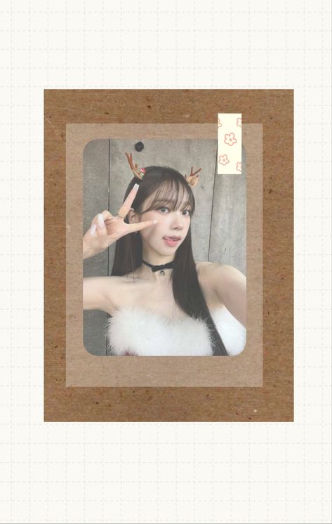 Karina Photocard, Packing Photocard, Idol Photocard, Emoji Challenge, Photocard Template, Vlog Youtube, Pose Fotografi, Photo Cards, Pop Up