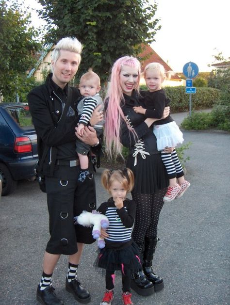 Family.  Adora aka Batbrat with her kids Punk Family, Adora Batbrat, Gothic People, Punk Culture, Gothic Vintage, Punk Girl, Vintage Punk, Estilo Punk, Emo Scene