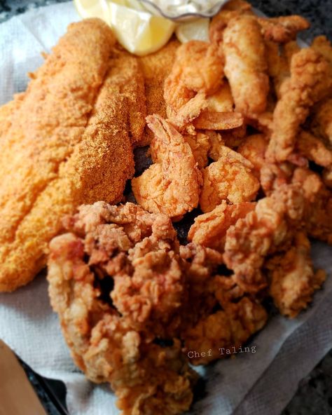 Fried Seafood Platter, Fish Nuggets, Fried Seafood, Seafood Platter, Fried Fish, So Delicious, Pretty Food, Tater Tot, Soul Food