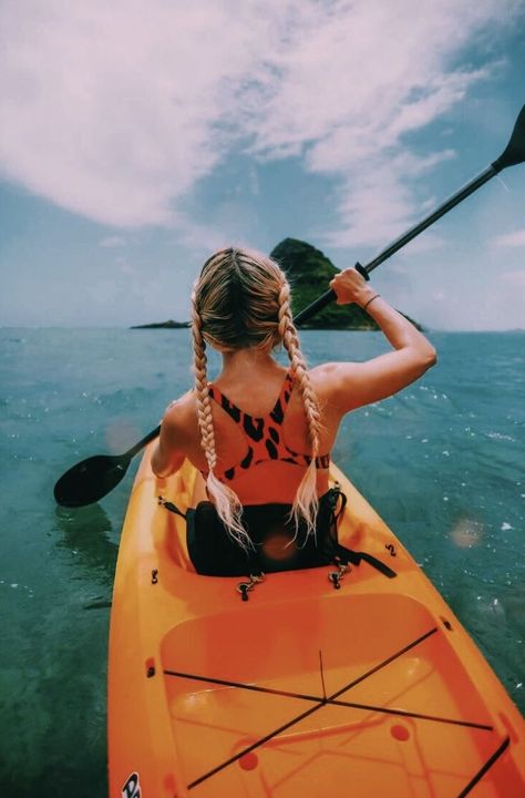 Kayaking Aesthetic, Kayak Pictures, Barefoot Blonde, Kayak Adventures, Adventure Aesthetic, Summer Goals, Summer Plans, Lake Pictures, Summer Bucket Lists