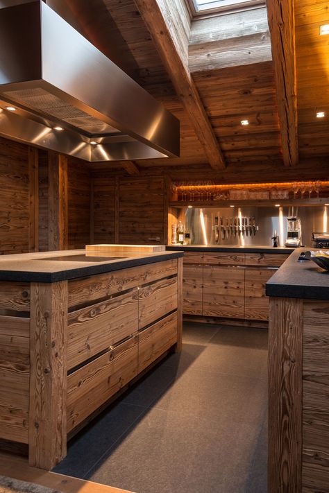 Chalet Oh! - Rougemont Interiors Swiss Chalet Kitchen, Chalet Interior Design Ideas, Modern Chalet Kitchen, Chalet Kitchen Ideas, Modern Chalet Architecture, Ski Chalet Kitchen, Mountain Chalet Interior, Ski Lodge Interior, Rougemont Interiors