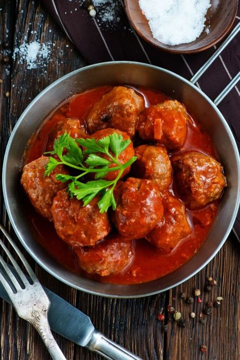 Delia Smith Braised Meatballs With Peppers And Tomatoes British Appetizers, Braised Meatballs, Delia Smith, Aberdeen Angus, Beef And Pork, Irish Stew, Beef Meatballs, Chefs Table, Angus Beef