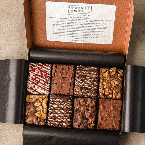 Gourmet Brownie Gift Box: A Selection Of Favourites Brownie Gift, Brownie Packaging, Pecan Brownies, Vegan Brownies, Baking Packaging, Dessert Gifts, Box Brownies, Dessert Packaging, Dessert Boxes