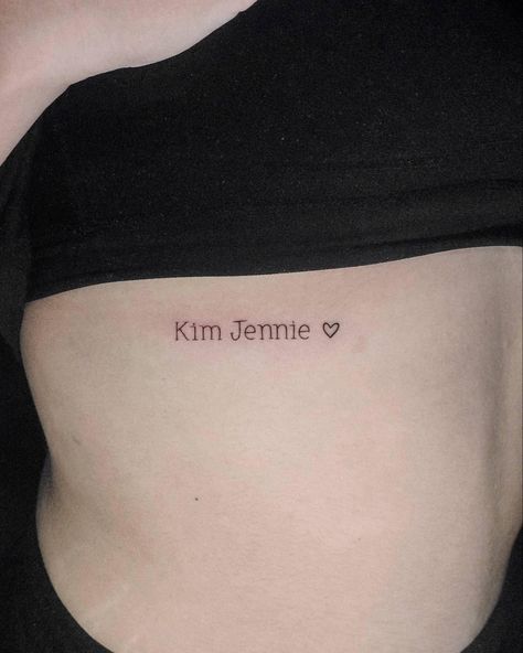 Jennie Kim Tattoo Ideas, Jennie Tattoo, Tatto Name, Mr. Beast, Name Tattoo, Name Tattoos, Jennie Kim, Harry Styles, Tattoos