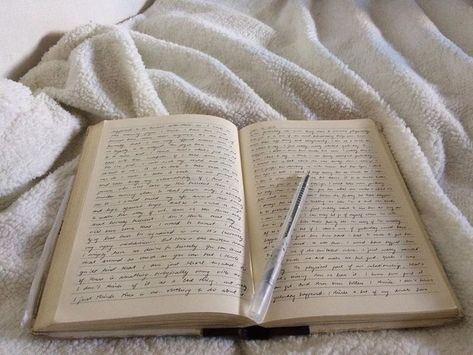 ✏️Write a Story/ Book✏️ Lala Aesthetic, Writing Diary, Aesthetic Writing, Diary Writing, Morning Pages, Romantic Period, Happy Thanksgiving Quotes, Notes Inspiration, Writing Journal