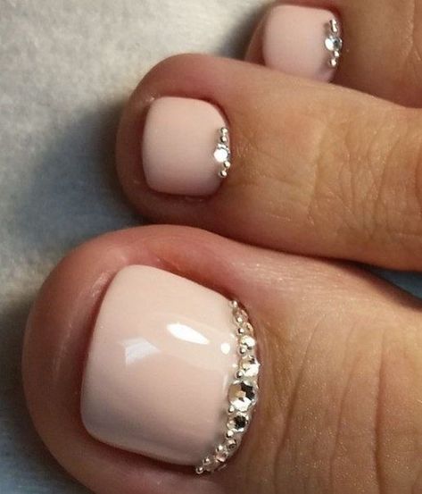 Shellac Pedicure, Wedding Pedicure, Pedicure Design, Pedicure Designs Toenails, Unghie Sfumate, French Pedicure, Gel Pedicure, Pedicure Ideas, Pretty Toe Nails