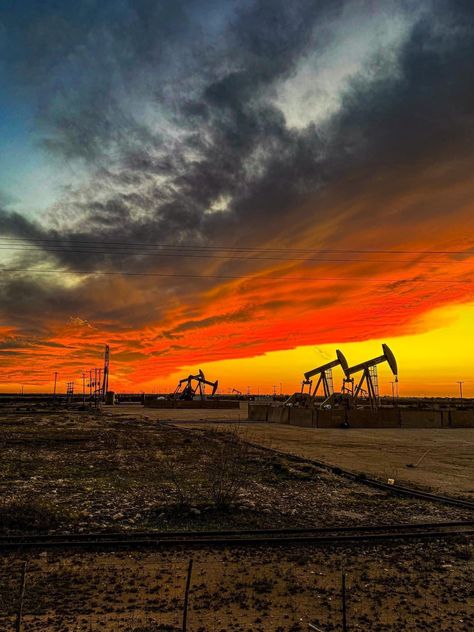 Oil Field, Texas Photo, American Road Trip, Magic Hour, Before Sunrise, West Texas, Cool Tones, Golden Hour, Blue And Purple