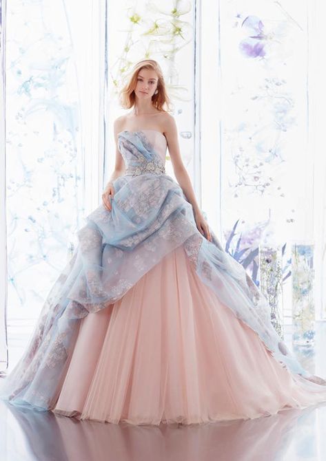 Utterly blown away by this pastel gown from Hardy Amies London featuring romantic floral embroideries! » Praise Wedding Community Pastel Gown, Hardy Amies, 파티 드레스, Fantasy Gowns, Pretty Prom Dresses, فستان سهرة, Fairytale Dress, Fantasy Dress, Color Dress