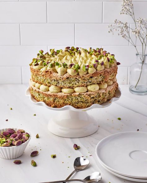 Pistachio Dacquoise | Bonni Bakery Dacquoise Recipe, Dacquoise Cake, Pistachio Recipes Desserts, French Buttercream, Pistachio Dessert, Pistachio Recipes, Pistachio Butter, Mini Bundt Cakes, Pistachio Cake