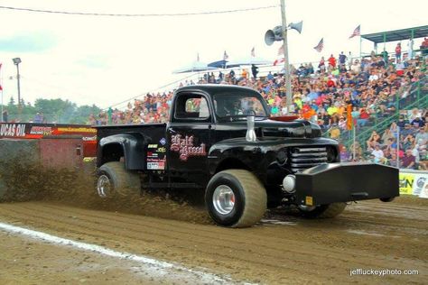 Pulling Trucks, Truck And Tractor Pull, Pulling Tractors, Truck Pulls, Tractor Pulling, Tractor, Monster Trucks, Classic Cars, Trucks