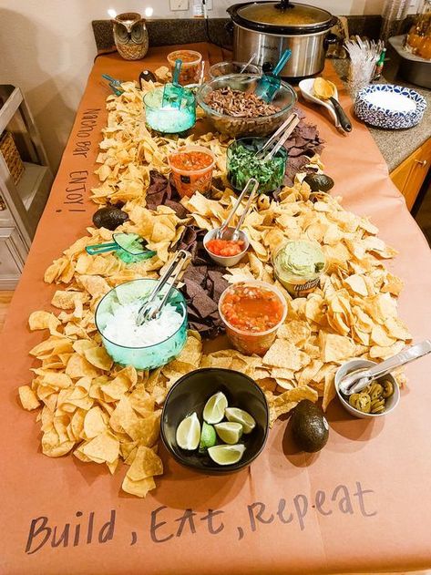 Food Bar Ideas, Bachelorette Party Food, Nacho Party, Nacho Taco, Taco Bar Party, Team Dinner, Nacho Bar, Food Bar, Taco Party