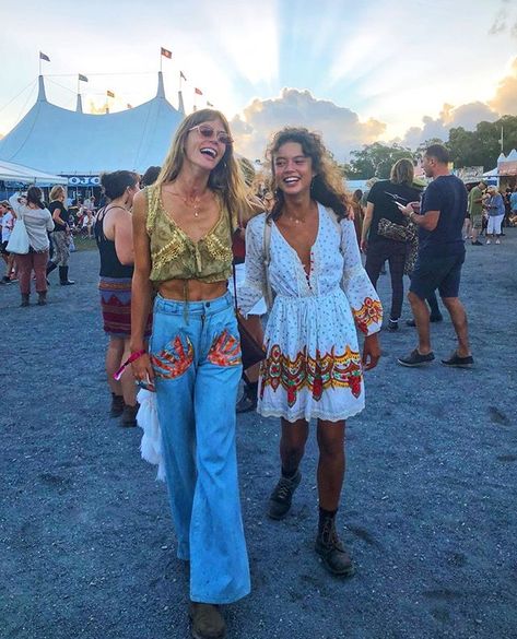 Simple Coachella Outfit, Simple Festival Outfit, Festival Outfit Uk, Uk Festival Outfit, Hippie Festival Outfit, Lollapalooza Outfit, Boho Festival Outfit, Summer Festival Fashion, Indie Festival