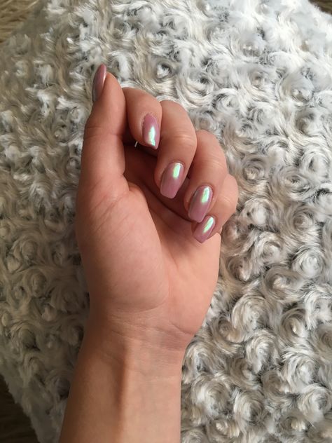 Lilac nails with pearl effect.... so unicorn-y!!!! 🍭🍭 Pearl Chrome Nails, Nails With Pearl, Nails Lilac, Nails Unicorn, Pearl Chrome, Lilac Nails, Unicorn Nails, Pearl Nails, Minimalist Nails