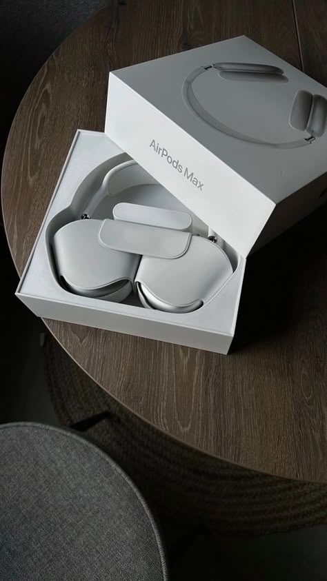 Headphones For Iphone, Apple Ecosystem, Apple Aesthetic, Tech Aesthetic, Iphone Obsession, Airpods Max, Headphones With Microphone, Mac Mini, Buy Apple