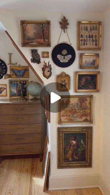 Anna Conese Designs on Instagram: "I've been getting of great feedback on my thrifted vs. styled reels so I thought I'd make one for Lou's gallery wall 🥰" Thrifted Gallery Wall, 1930s Living Room Ideas, Cool Room Decor, Flea Market Style, I Am Pretty, Home Decor Hacks, New Living Room, Home Wallpaper, Home Decor Kitchen