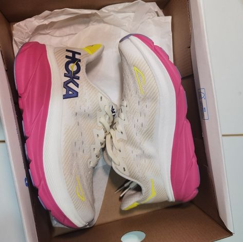 NEW Hoka Women’s Clifton 9 Pink Running Shoes Pink Hoka Shoes, Pink Hoka, Hoka Women, Clifton 9, Hoka Shoes, Pink Running Shoes, Christmas Wishlist, Cute Pink, Tennis Shoes